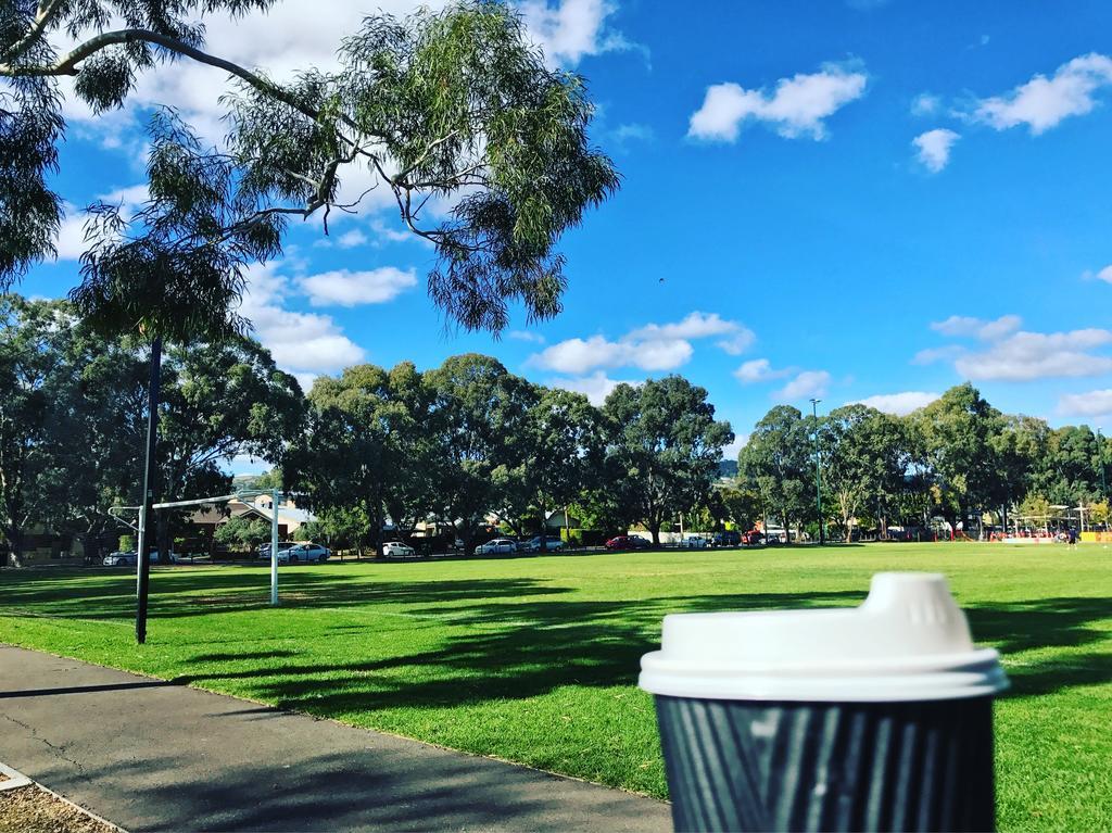 Hello Adelaide Motel And Apartments Екстериор снимка