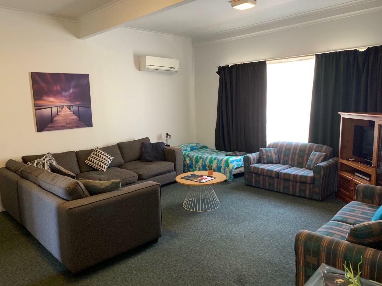 Hello Adelaide Motel And Apartments Екстериор снимка